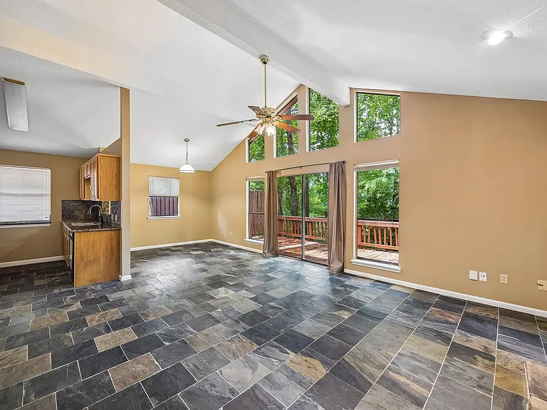 422 Nursery Rd — Photo 6