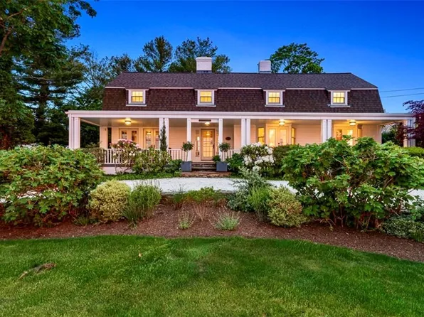 81 Mathewson Rd, Barrington, RI 02806