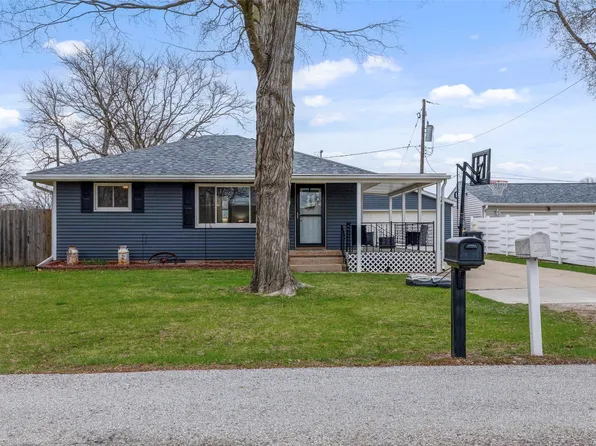 435 S School St, Waukee, IA 50263