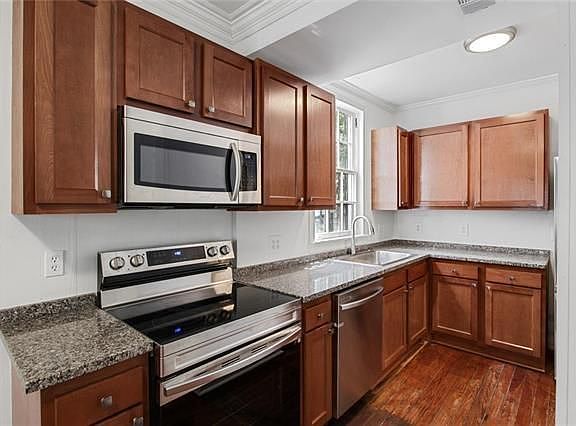 4th image of 2118 Prytania St Floor 1