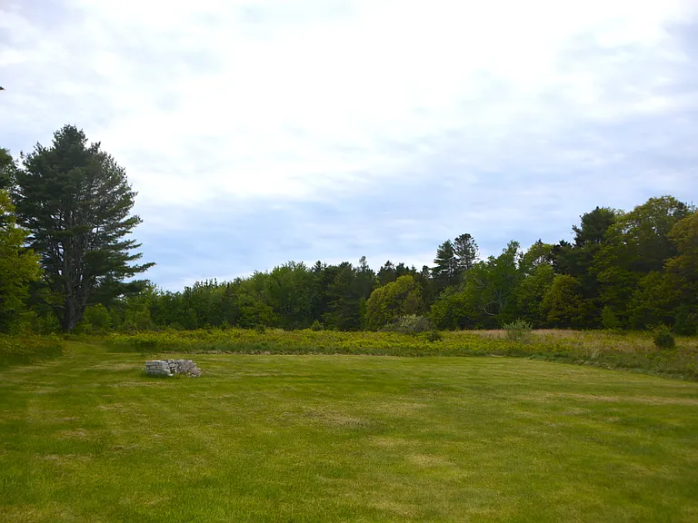 503 Surry Rd — Photo 4