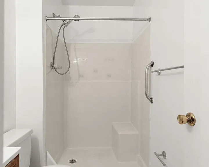 111 Shetland Cir #6 — Photo 4