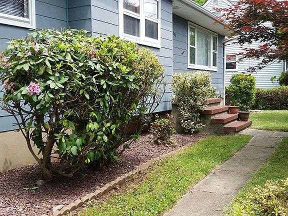 3rd image of 956 Haran Ave