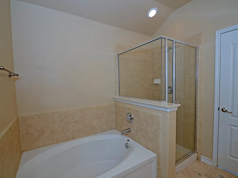 6504 Hickory Hill Dr — Photo 11