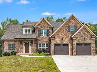 177 Pennywhistle Ln, Clemmons, NC 27012