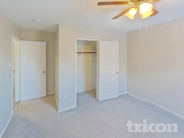 1062 Churchill Dr — Photo 14