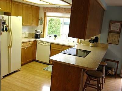 4th image of 3408 SE Balboa Dr