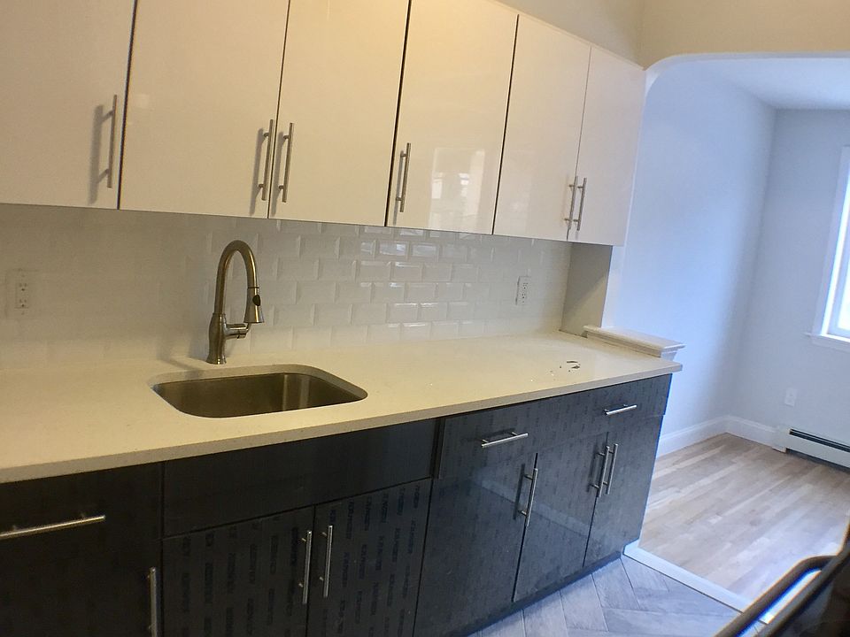 1st image of 24-10 Astoria Blvd S #2