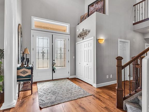3rd image of 4811 Castor Dr