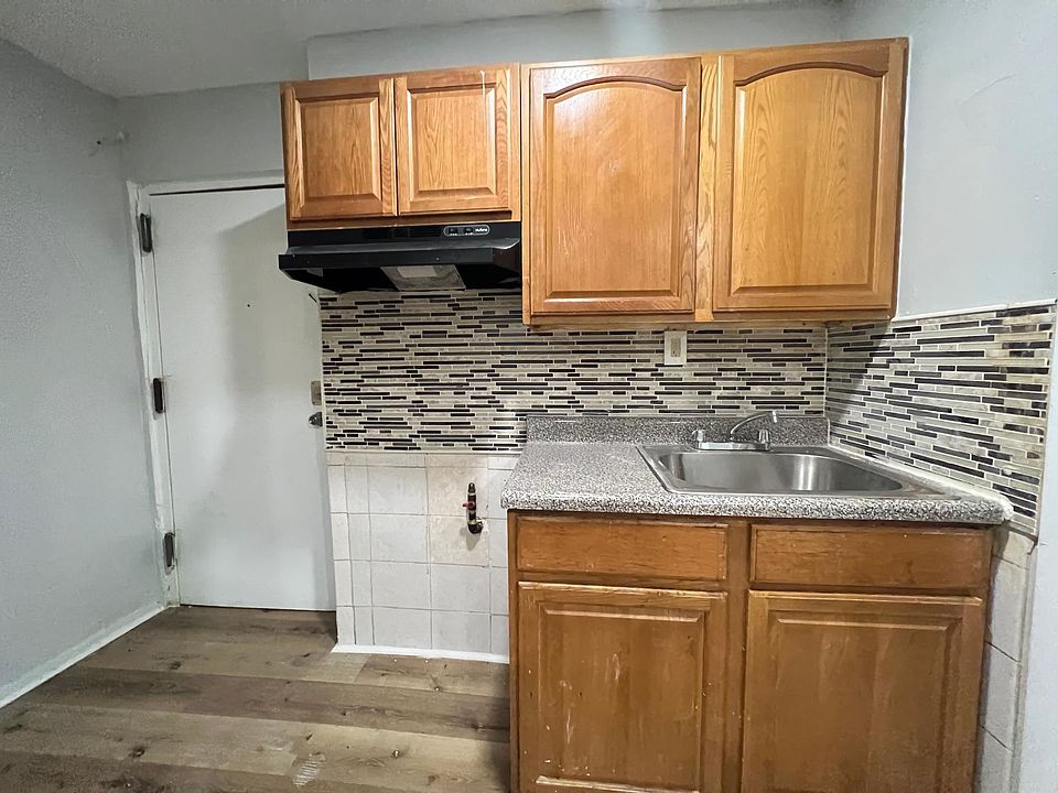1st image of 307 Mount Prospect Ave #1J