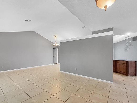 3rd image of 32916 Indian Woods Dr