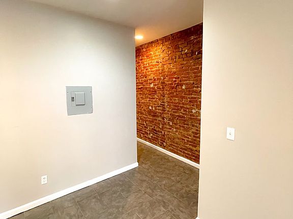 3rd image of 3440 Helen St Floor 1