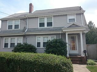 594 Weld St, West Roxbury, MA 02132