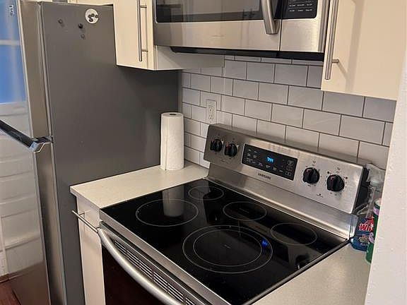 2nd image of 1141 NE 16th Ave APT 4