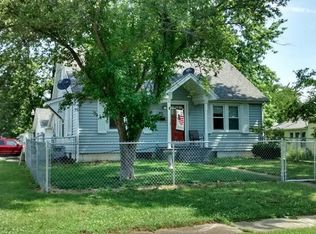 1208 E Chestnut St, Olney, IL 62450