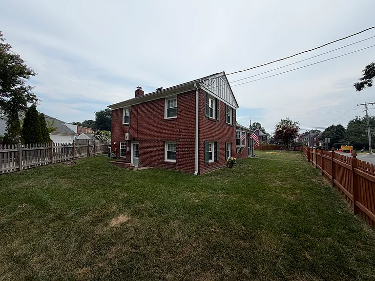 709 W View Ter — Photo 8