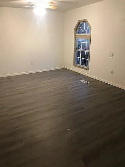3 bed, 1250 sqft, $1,250 — Photo 3