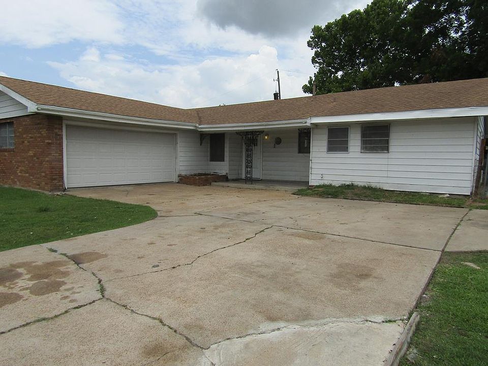 1st image of 2728 Delta Dr