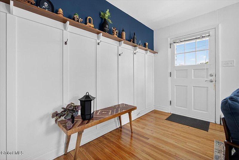 3rd image of 519 Elliott Street