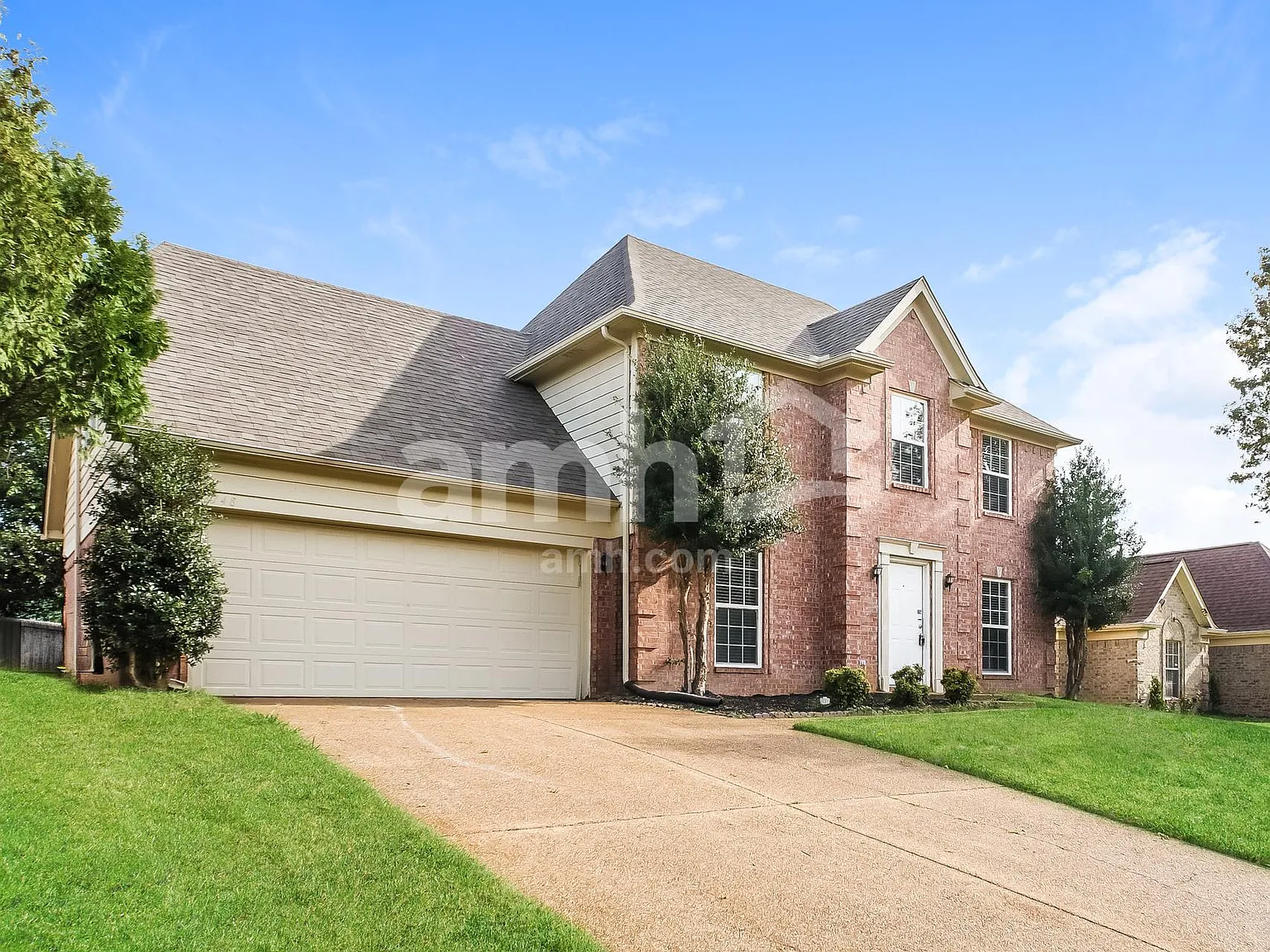 3 bed, 2.5 bath, 1905 sqft, $2,080 — Photo 3