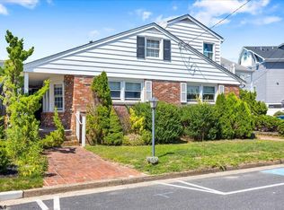 3 Dolphin Dr, Margate City, NJ 08402