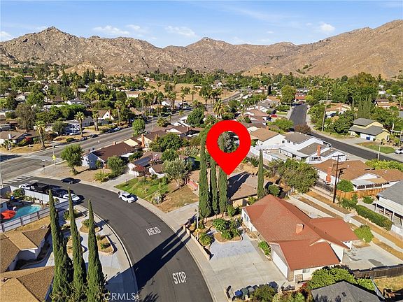 4th image of 3318 Celeste Dr
