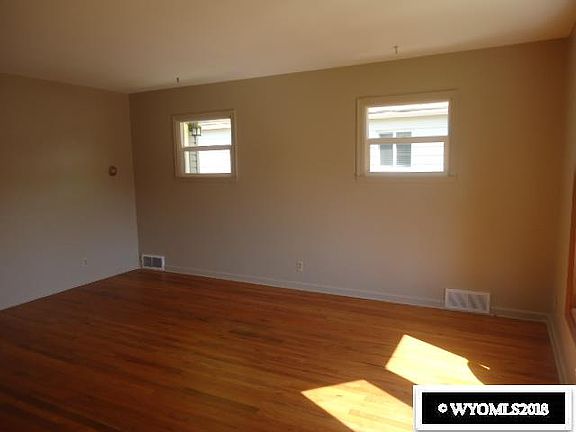 4th image of 938 McKinley Ave