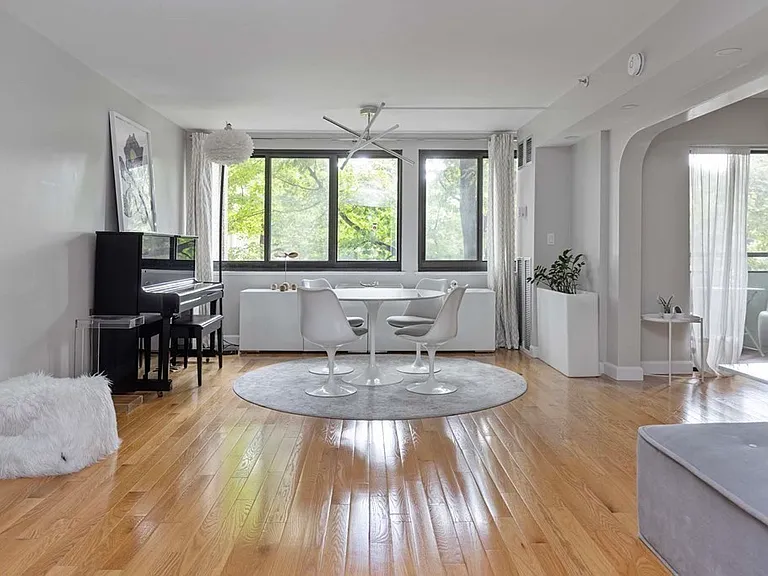 250 Hammond Pond Pkwy #310S — Photo 2