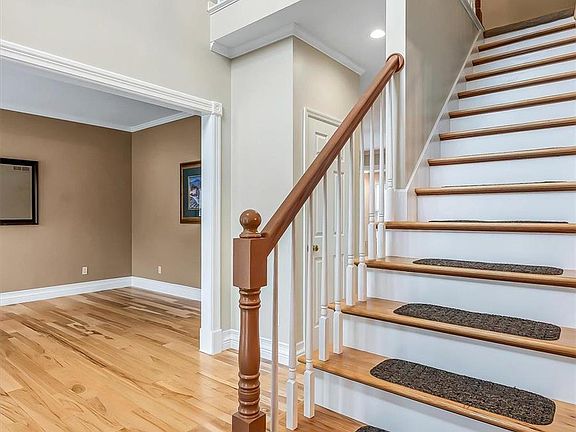 3rd image of 2404 Boardwalk Pl