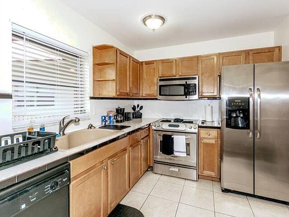 5th image of 308 Southwind Ct APT 8