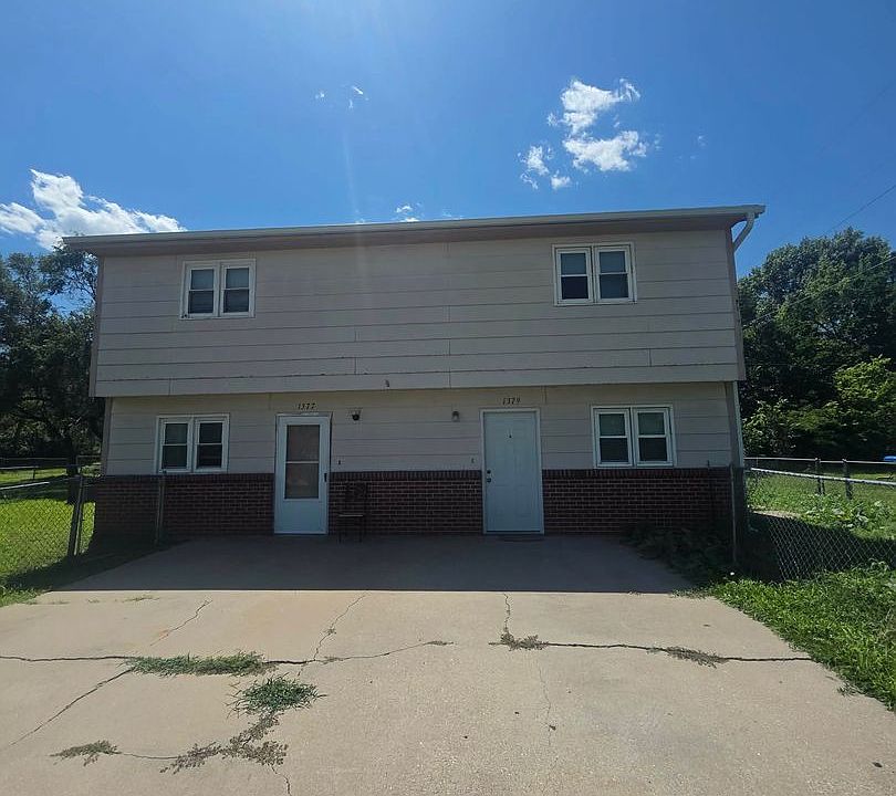 1st image of 1379 Parkside Dr