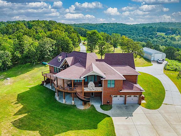4th image of 452 Livingston Ln