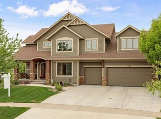 1700 Deephaven Dr, Woodbury, MN 55129