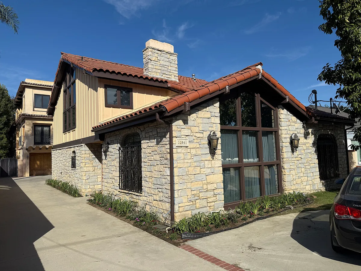 Photo 1 of 42 - 12841 Landale St - Studio City, CA House - 12841 Landale St