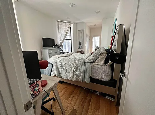 Rented by EastMount Realty LLC | media 7