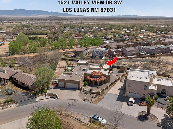 3rd image of 1521 Valley View Dr SW