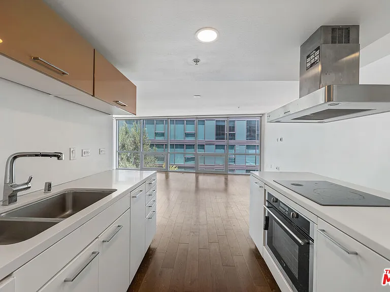 901 S Flower St #601 — Photo 8