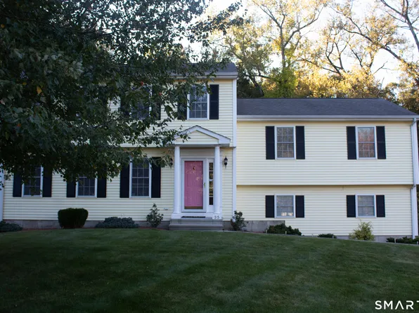 35 Fairfield Lane, Bloomfield, CT 06002