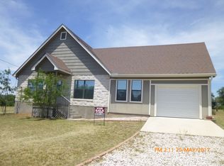 400 McCartney Dr, Kingsland, TX 78639