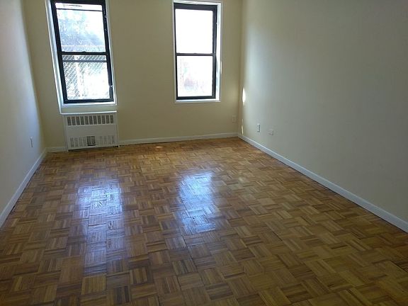 2nd image of 2060 E 19th St APT 1F