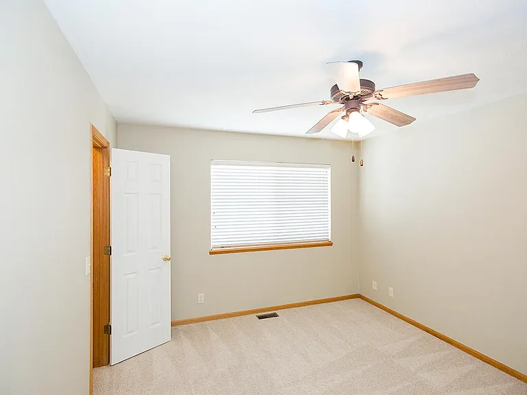 6910 Milan Dr — Photo 21