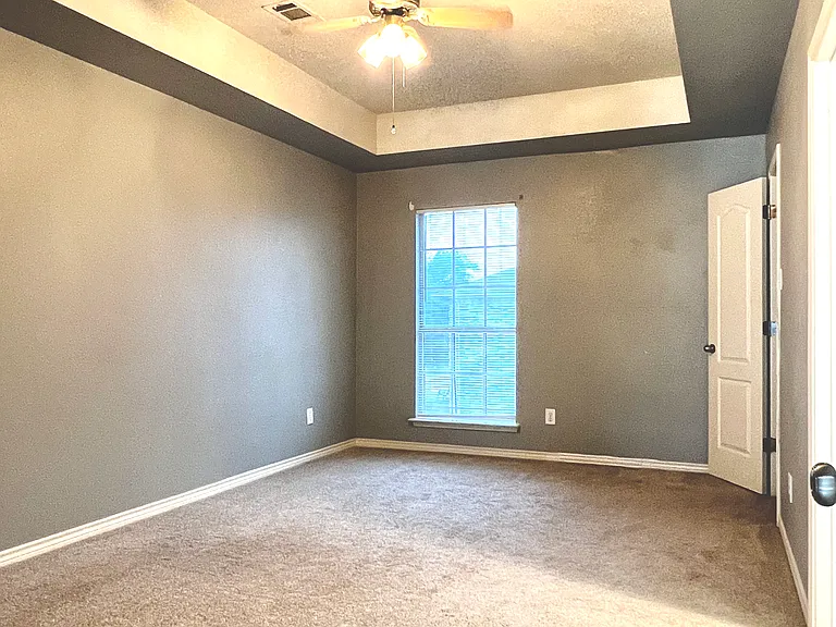 1042 Fireside Dr — Photo 18
