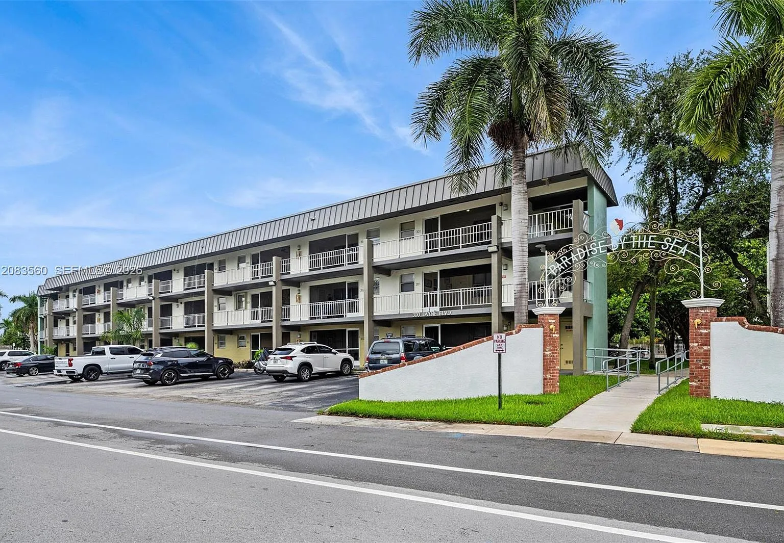 Paradise By The Sea Condo — Photo 1