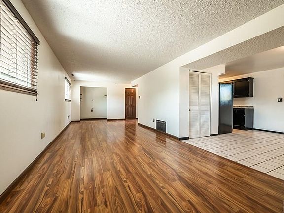 4th image of 3934 Sheffield Ln