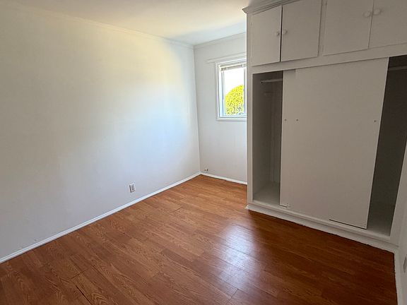 3rd image of 171 1/2 E Graves Ave #A