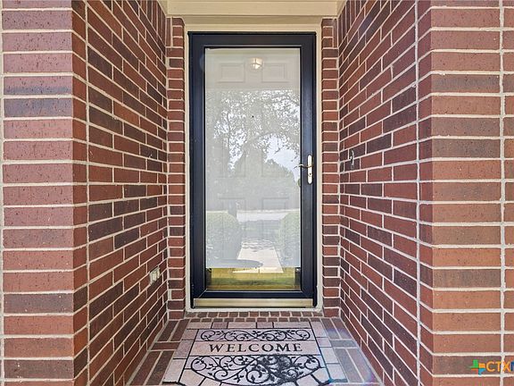 4th image of 1010 Cedar Crest Dr