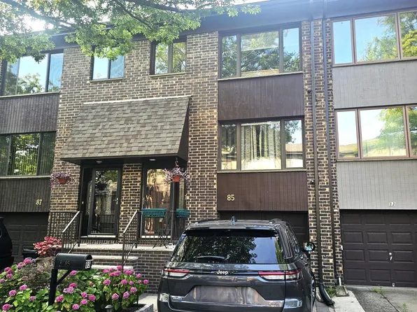 85 Dogwood Ln, Staten Island, NY 10305