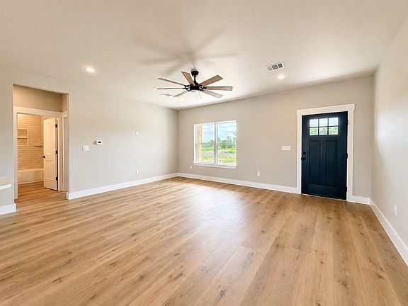 5th image of 1446 County Road 215