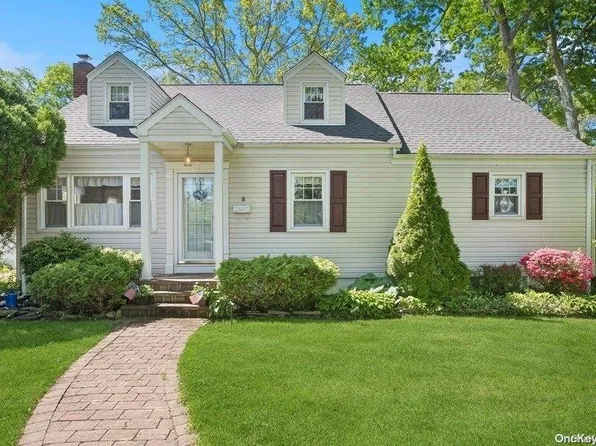 16 Howell Avenue, Patchogue, NY 11772