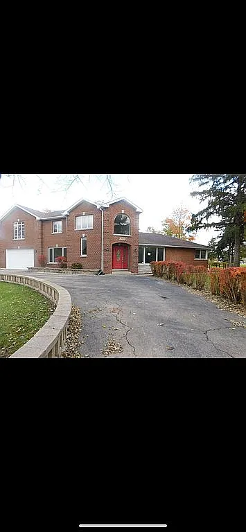 23W110 North Ave photo 1